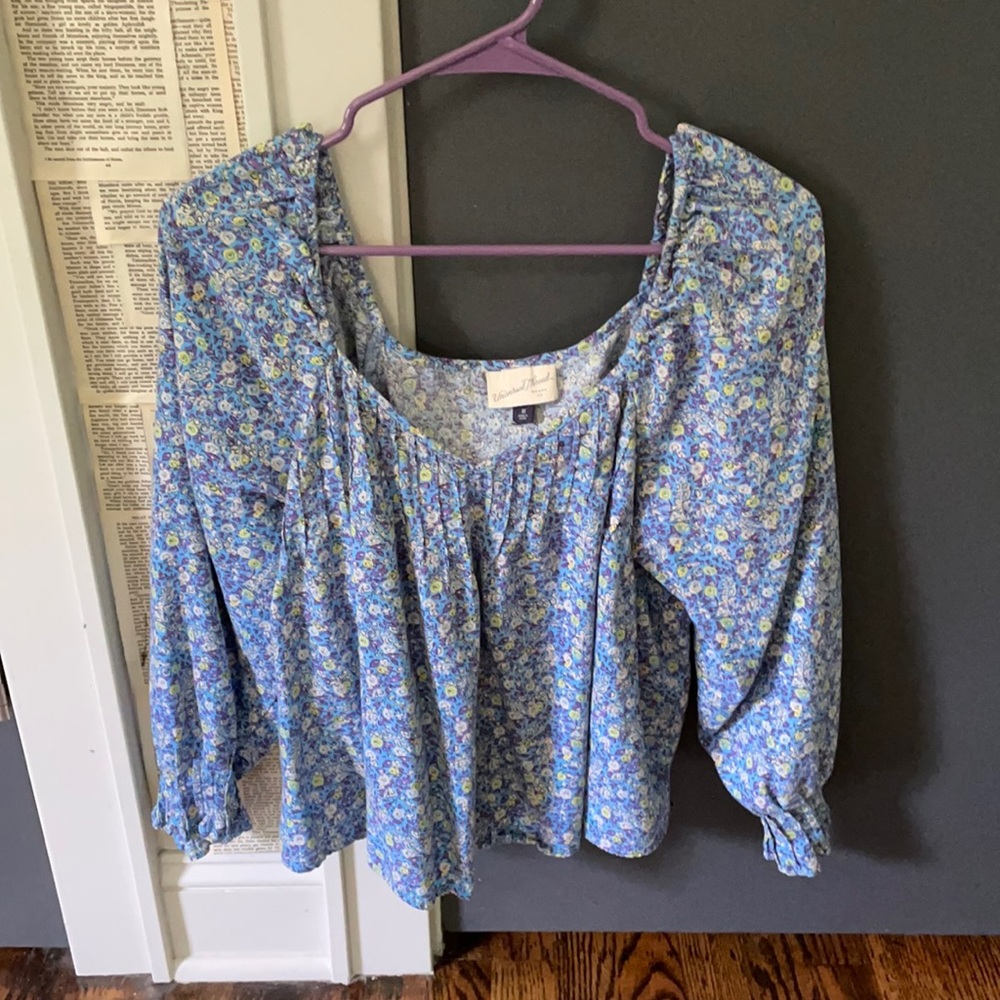 Flower printed long-sleeve blouse